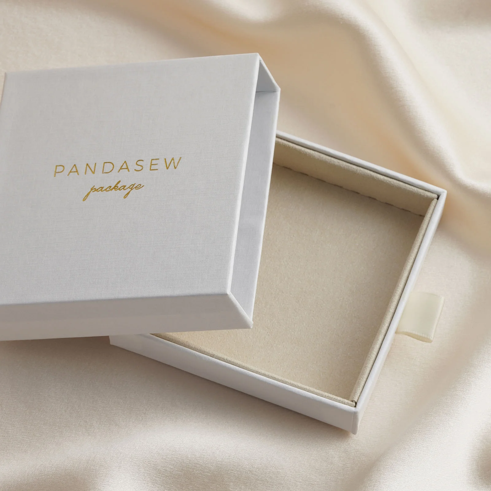 

PandaSew Custom Logo Luxury Paperboard with Beige Microfiber Inside Bracelet Necklace Rings Gift Jewelry Box, White or customized color