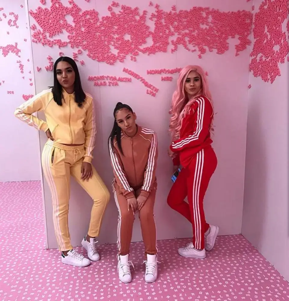 Wholesale Custom tracksuit women running 2 piece set sweatshirts yoga clothing with pocket