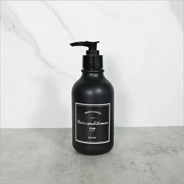 

Low MOQ High End Black Matt 300ml 500ml PET Bottle body washing bottles Body lotion Shower Gel Bottle lotion pump