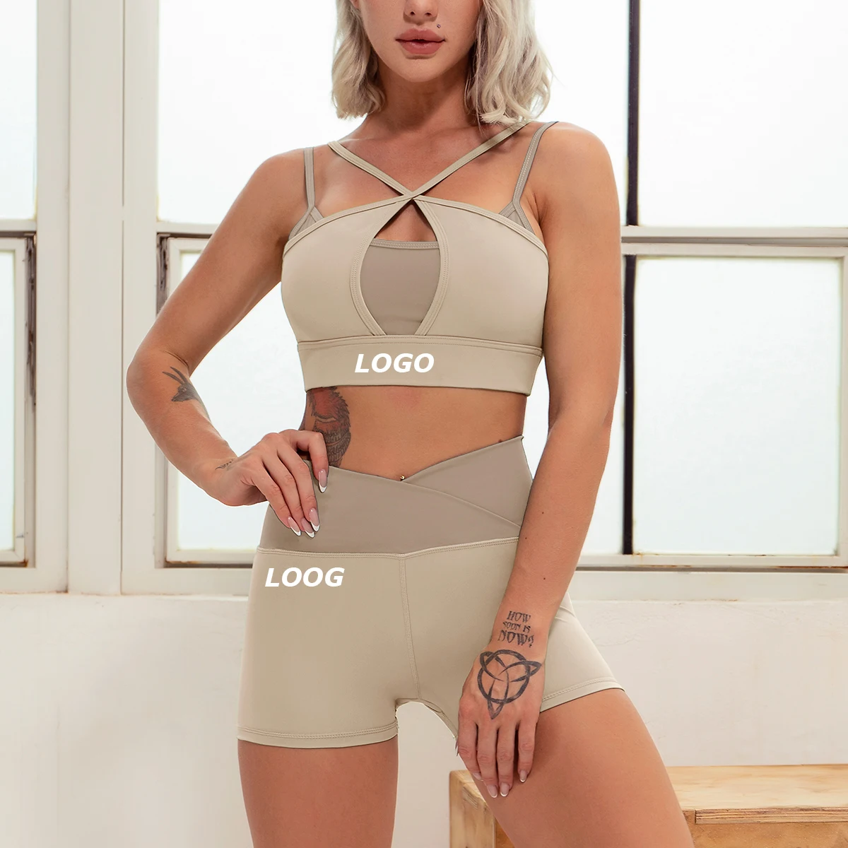 

2021 Customized Logo Candy Color Stylish Yoga Suit Front Corss Straps Sports Bra and V-Shaped High Waist Biker Shorts Jogger Set, Green,bue,orange,khaki