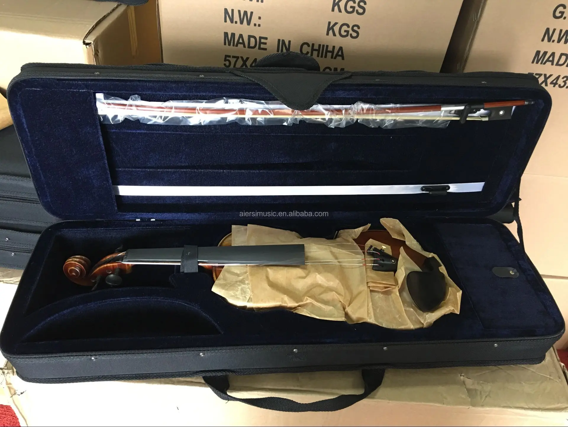 Hochwertige handgefertigte, glänzende rotbraune Vollholz-Violine mit Etui und Bogen, Musikinstrument für den Unterricht. – Detail 8