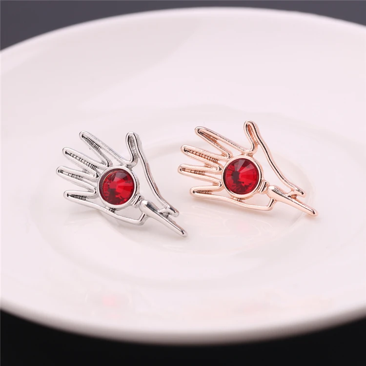 

Personality Palm-Inlaid Zircon Brooch Creative Holloout Hand Shape Brooch New Clothing Shirt Collar Accessories