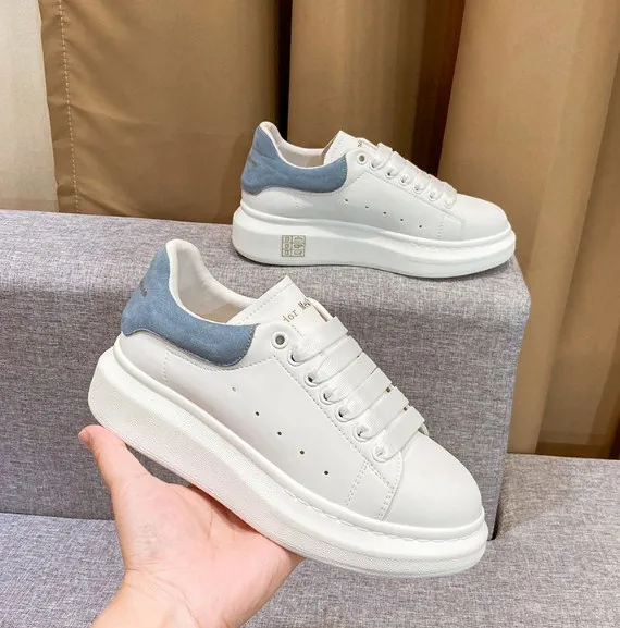

2021 InsG alexander mequeen sneaker white shoes for lady women multicolor rainbow shoe lace height increasing shoes new fashion, 13 colors