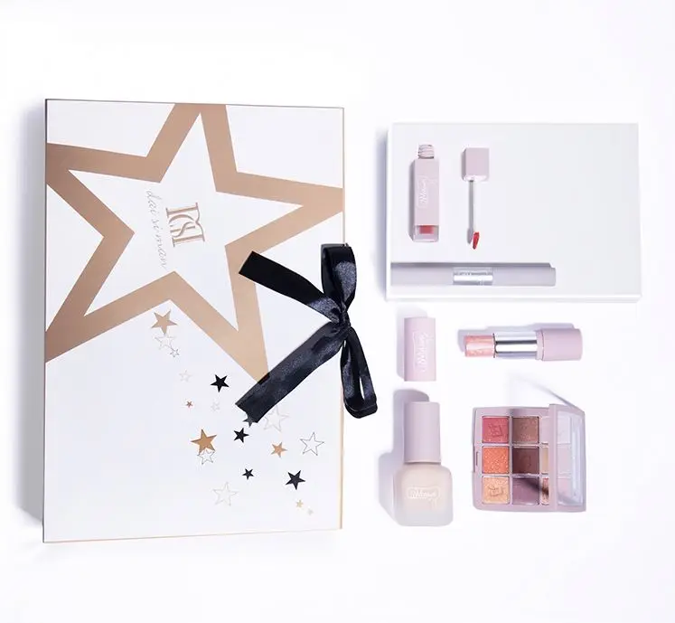 

Unique makeup tools set satin pigment eyeshadow pallete sunsia foundation glitter matte lip balm makeup suit case kit for women