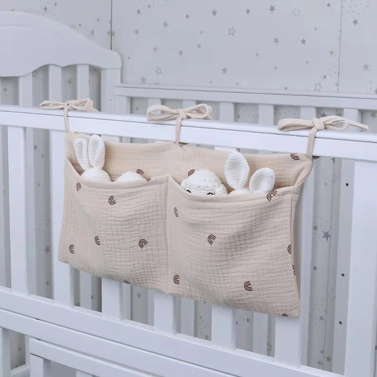 

Wholesale 100 % Cotton Nursery Hanging Storage Bag Solid Newborn Portable Diaper Storage Bag Muslin Baby Cot Organizer Bag