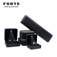 

Custom Red PU Leather Led Light Jewelry Boxes Wedding Gift Box