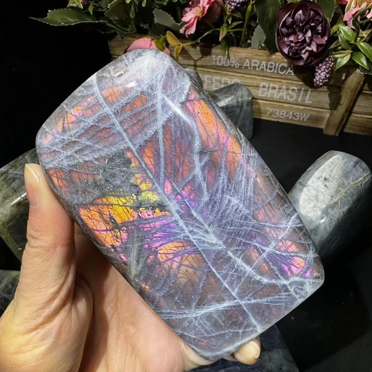 Natural Crystal Quartz Ornaments Natural Purple Flash Labradorite Ornaments for Healing