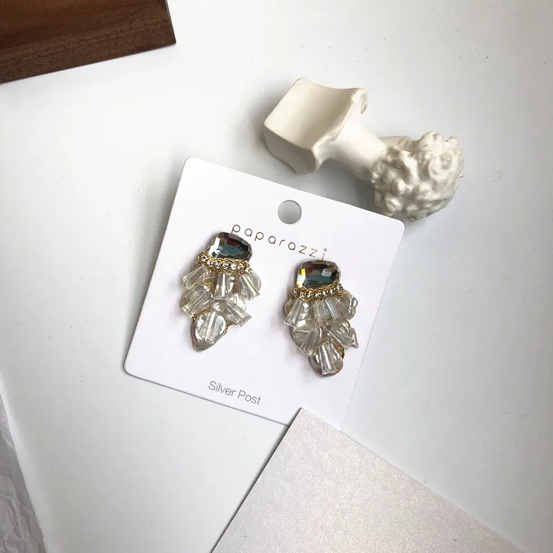 

2021 Fashion Korean Handmade Baroque Freshwater Pearl Earring Rhinestone Pearl Shell Drop Earring For Girls