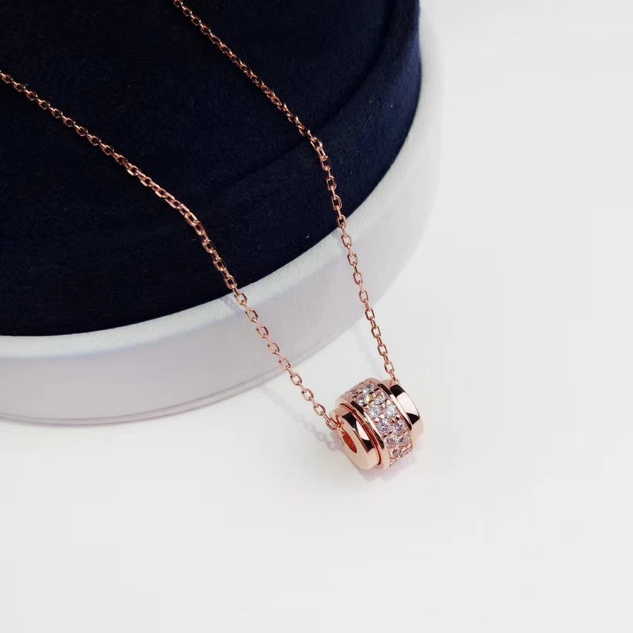 

Aimgal jewelry Diamond-inset rotating necklace 925 sterling silver gold-plated circle micro diamond-inset pendant wholesale
