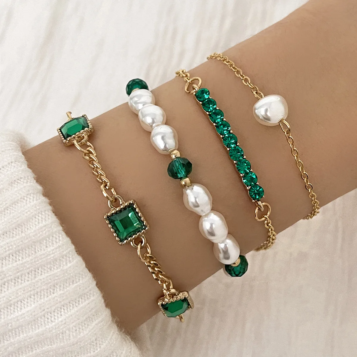 

Fashion Senior Sense Niche Design Crystal Hand String Beaded Bracelet 4pcs Set Imitation Pearl Bracelet