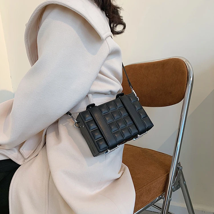 

Female bag 2021 new European and American retro diamond box bag popular fashion western style one-shoulder diagonal bag, Customizable