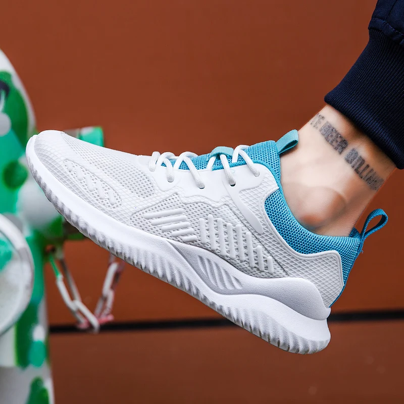 

New High Quality Ultra Light Running Shoes Fashion Sneakers for men