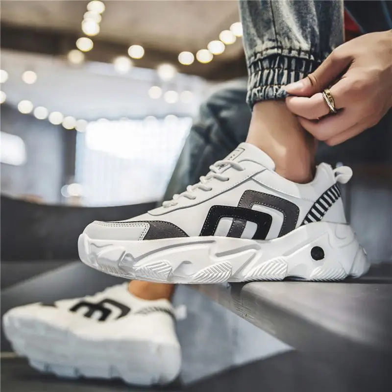 

New men's sports shoes trend casual shoes 2020, White black