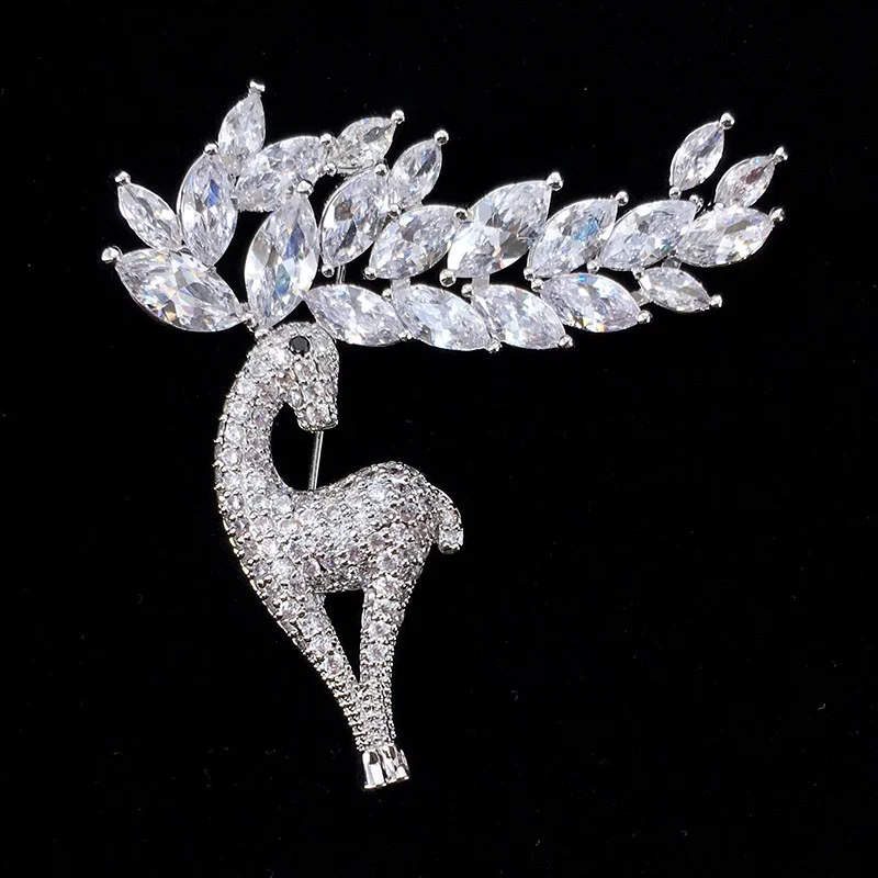 

Wholesale womens deer CZ zirconia 18k gold plated brass decorative safe brooches jewelry
