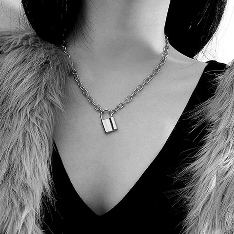 

Geometric Necklace Vintage Lock - shaped Pendant Clavicle Silver Chain For Woman