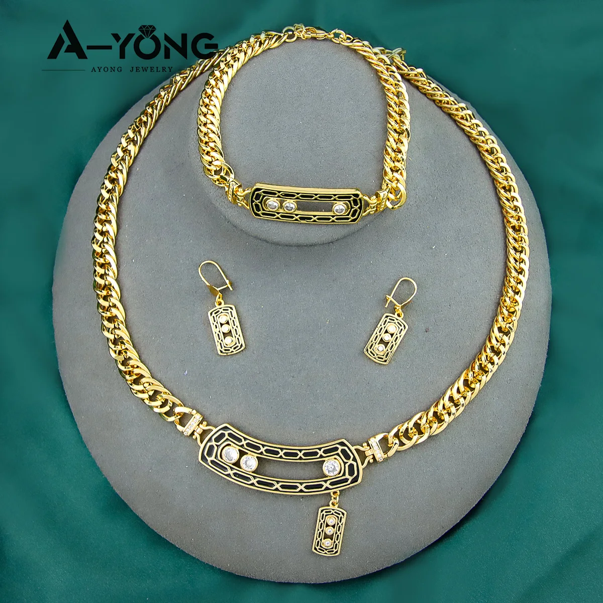 

Luxury Jewelry Cuban Link Chain Jewelries Set Wholesale 18k Gold Dubai Jewelry Sets