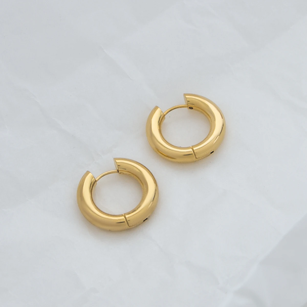 

High polished 18K Gold Plated Stainless Steel Huggies Hoop Earrings Geometric Circle Earrings for Women, Gold,silver