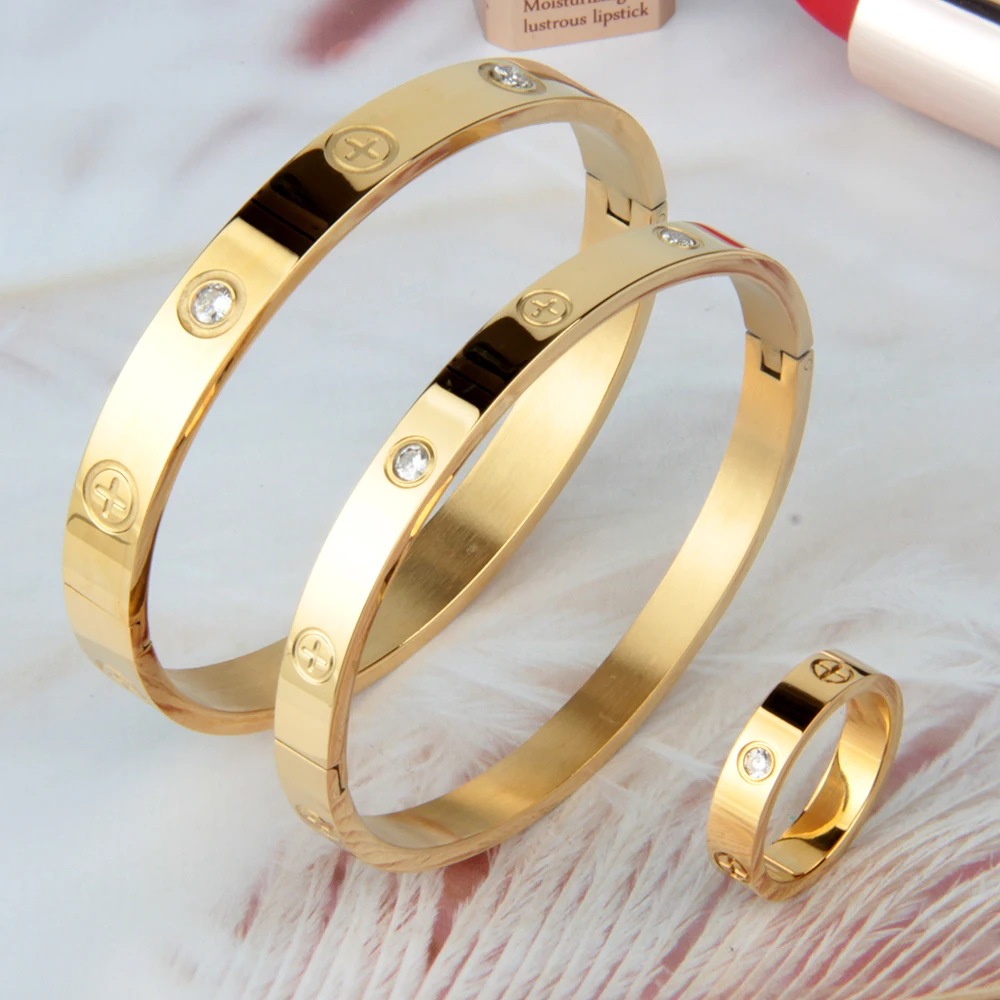

High quality set of titanium steel jewelry accessories carved cross inlaid diamonds stainless steel gold ring bracelet