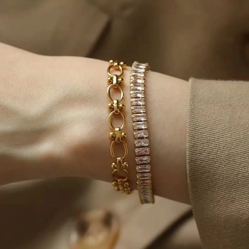 

2021 Trendy Jewelry Vendors High End Gold Finish Brass Shinny Zirconia Pave Charm Luxury Bracelet For Women