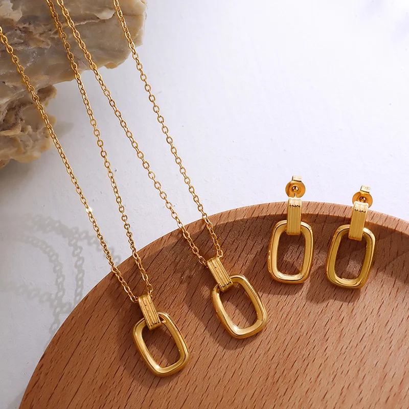 

2022 Stainless Steel Necklace Design Jewelry Dubai Gold Plated Stainless Steel Pendant Necklace Circle Earring Set For Women