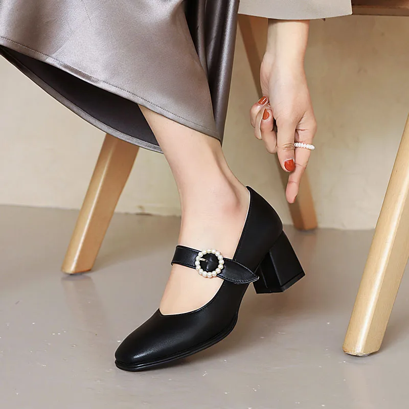 

Beautiful Leather Square Head Belt Buckle Beading Ladies High Heels Women Shoes, Black/white/apricot