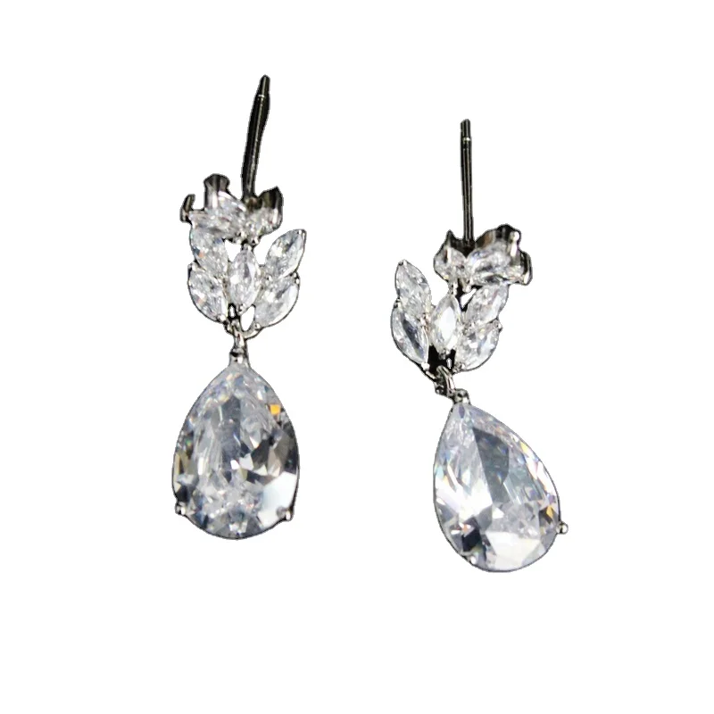 

GENYA Vintage style Drop Crystal Wedding Dress Accessories Earrings classic white crystal earrings, As picture