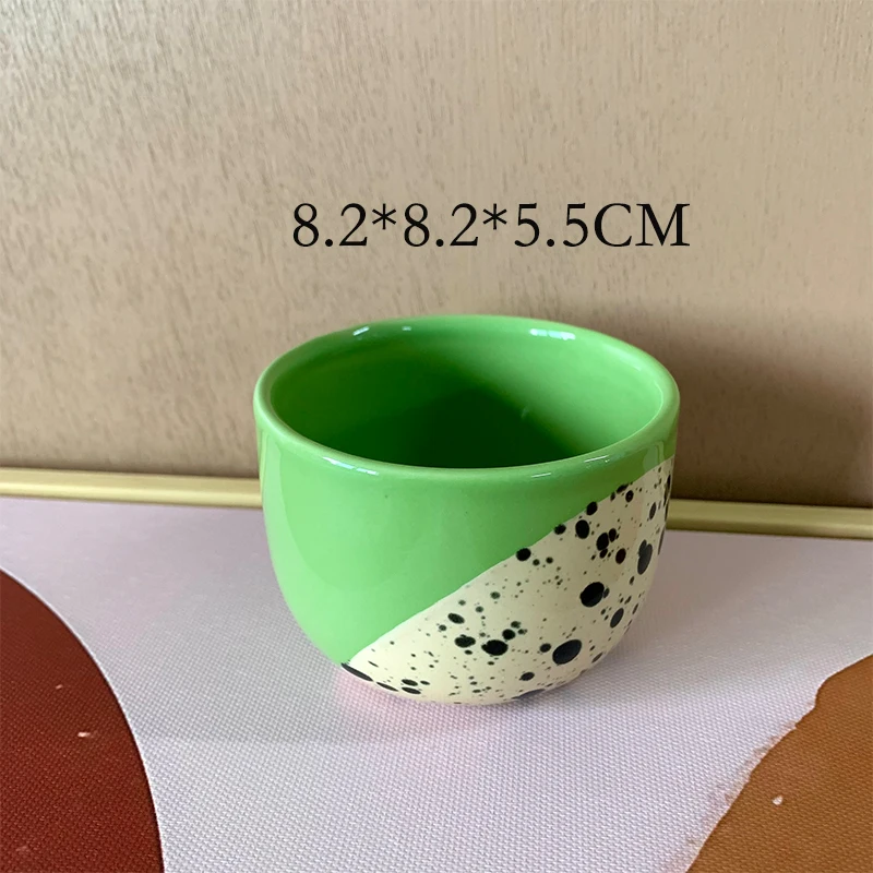 流行的绿色圆形摩卡拿铁精致陶瓷杯用于餐厅茶杯,带有飞溅墨水设计