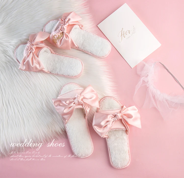 

2021 Custom Logo Print Wholesale New Design Satin Silk Red Love Bride Bridesmaid Couple Wedding Bridal Slippers, Can be customised
