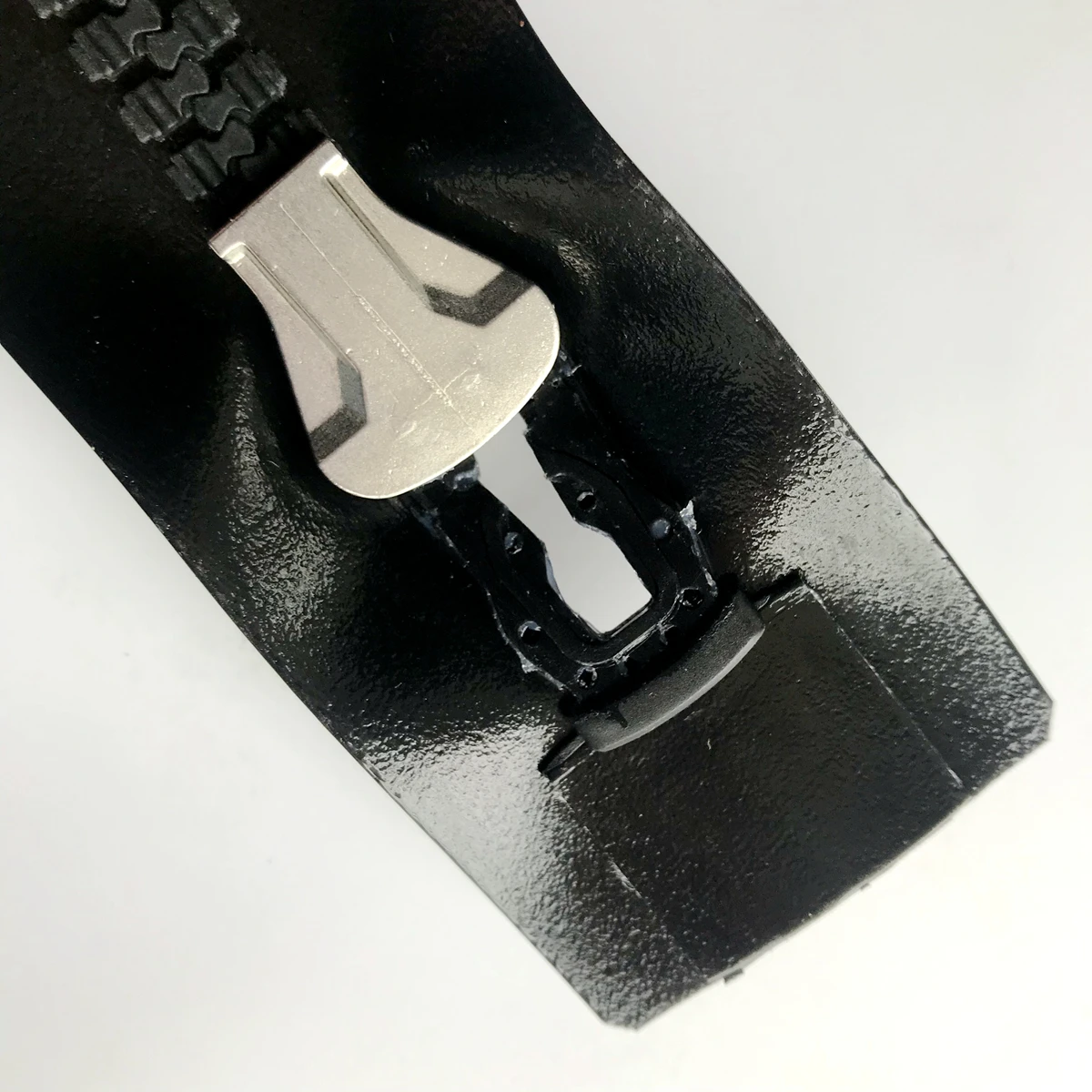 Customize Stainless Steel Zipper Slider Metal Zippers Pull Head For Heavy Duty Waterproof