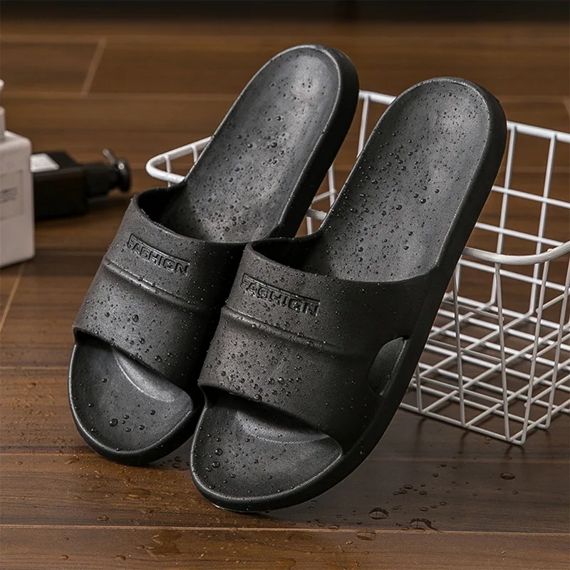 

2021 Family Couple Indoor Slippers Soft Comfortable Woman Man Slides Non-Slip Leaking Quick Dry Thick-Soled Eva Integrated Shoes