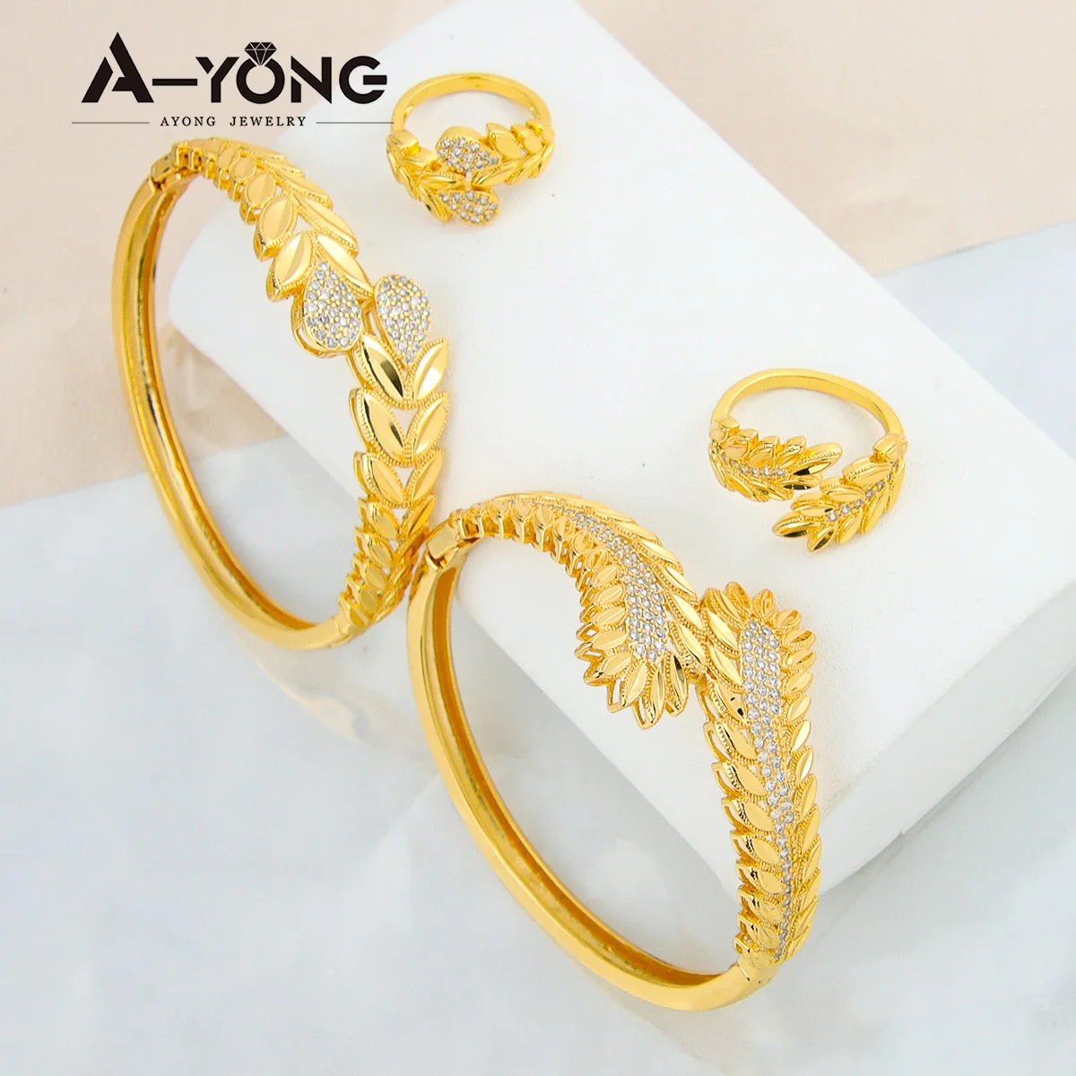 

Latest Trends Leaf Jewelry Sets 24k Gold Plated Dubai Bracelet and Ring Set for Women