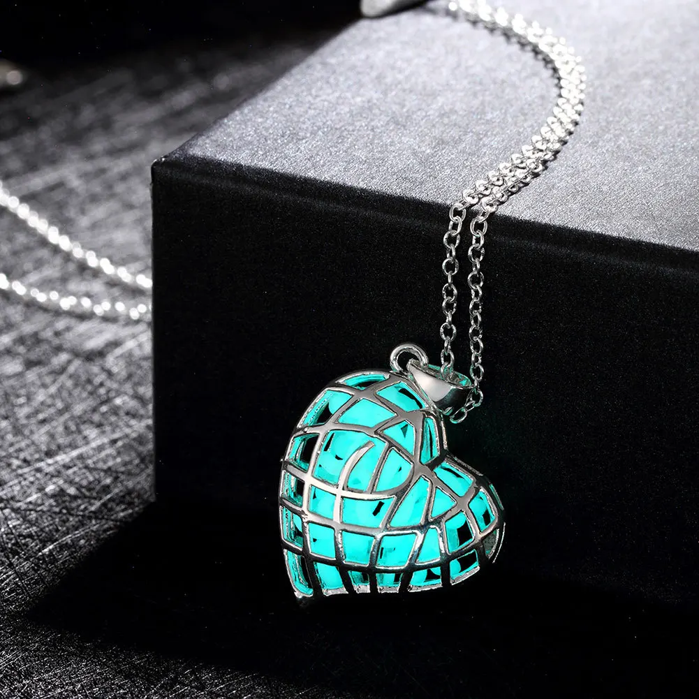 

New Arrival Valentine's Day Jewelry Silver Plating Glow In The Dark Luminous Irregular Heart Pendant Necklace For Couple Lovers