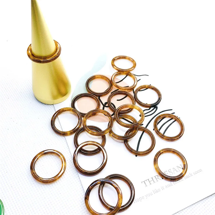 

2021 New Simple Cloud Effect Resin Ring Acetic Acid Rings Resin Acrylic Ring Bisuteria, Various