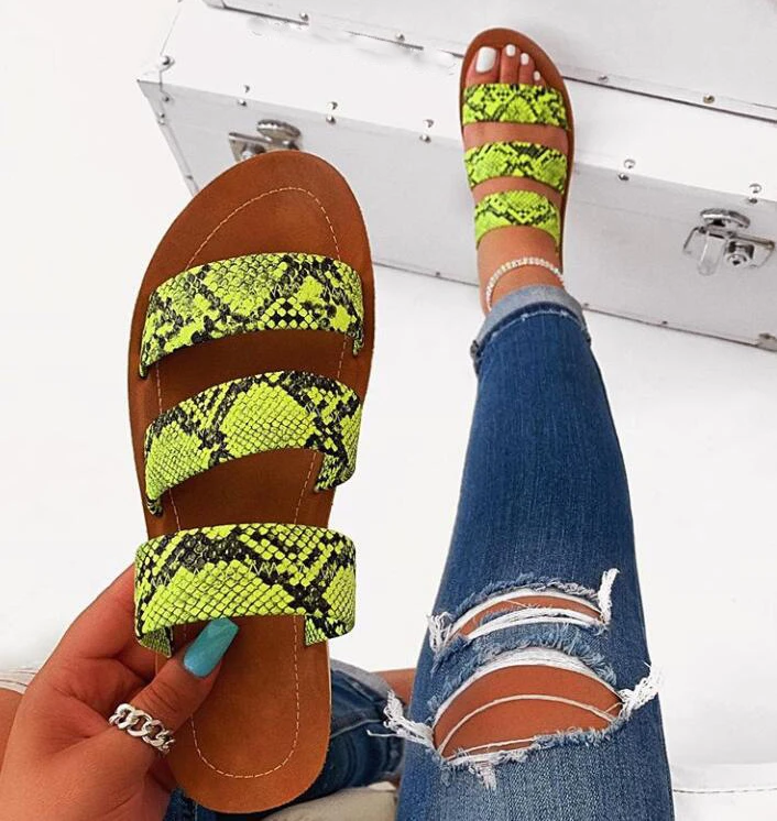 

Wholesale Women's Slippers Snakeskin Beach Shoes Ladies Fashion Designer Casual Women's Sandals Slippers, 4 colors option