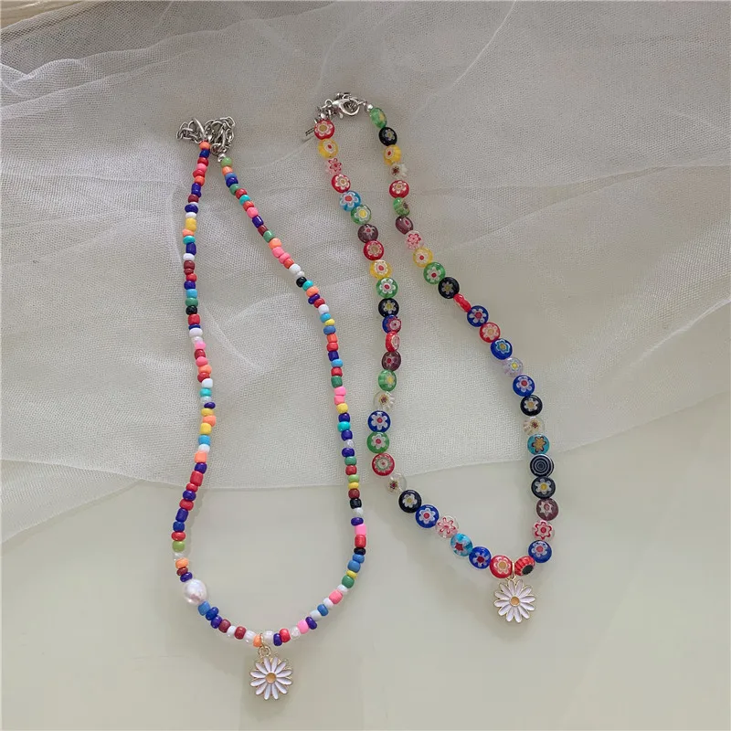 

Fashion women Daisy pendant Colorful glass Flowers Beaded necklaces for girls