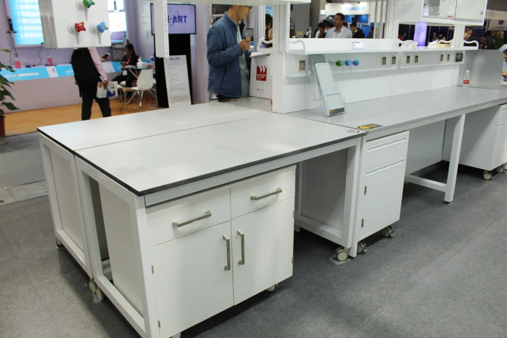 Лабораторная сталь. Верк лаборатория. Laboratory bench. Лабораторная мебель для микробиологической лаборатории. Лабораторный верстак с мойкой №2.