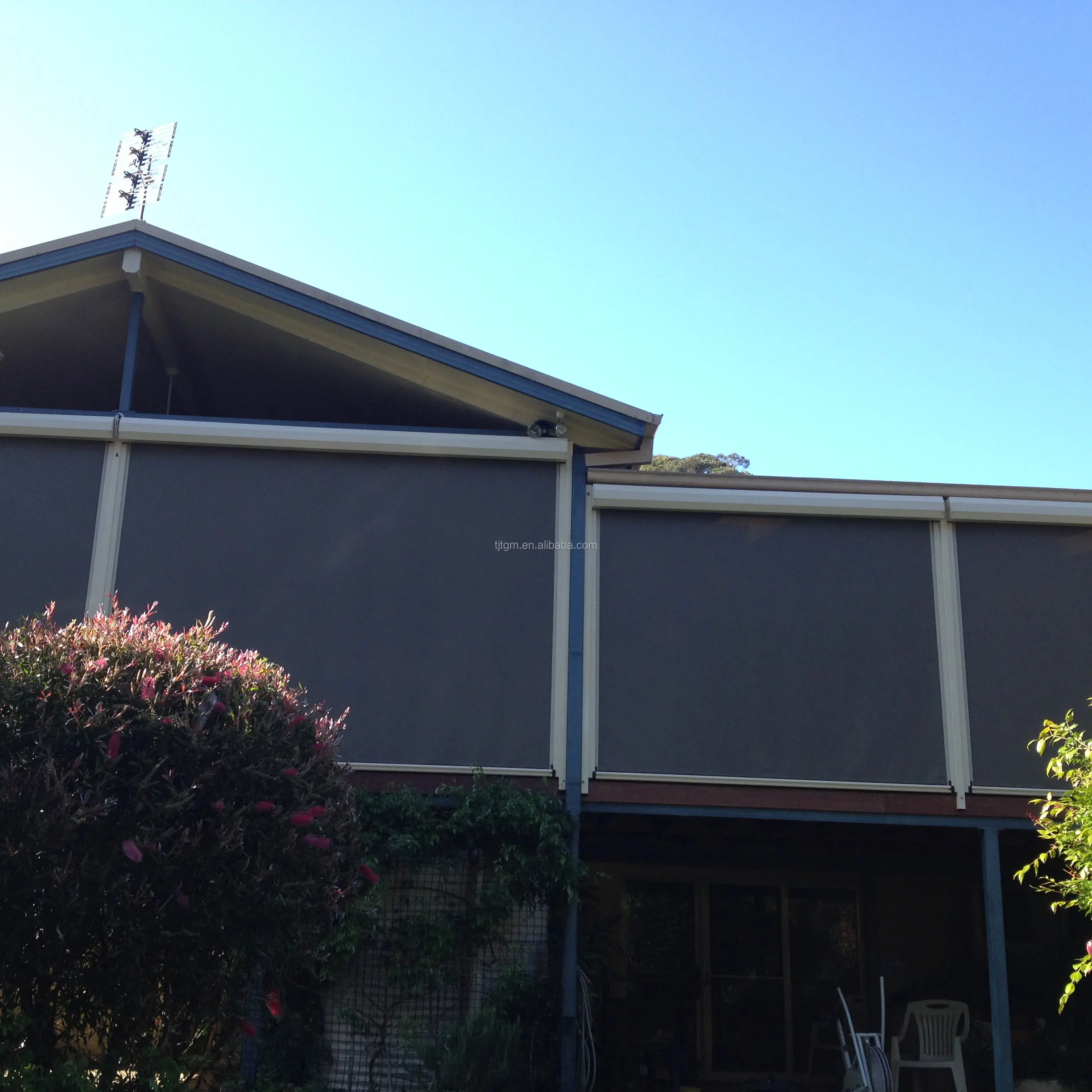 
Manual or electric effective zip track roller blinds horizontal European roller blinds headrail 