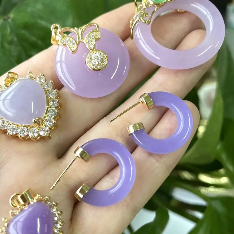 

POPULAR 18K GOLD PLATED LAVENDER JADE JEWELRY CIRCLE JADE DONUT PENDANT WITH BUTTERFLY NECKLACE JADE JEWELRY WOMEN GIFTS, Green,pink, lavender