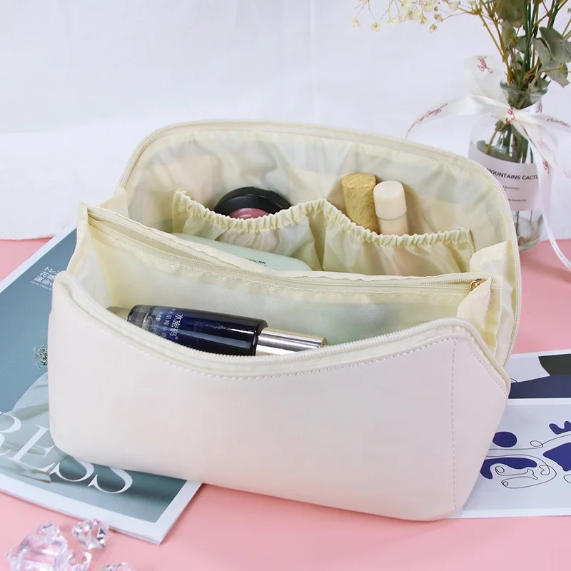 

2023 New Korean Professional Waterproof Pu Leather Cosmetic Bag Custom Logo Large Capacity Luxury Makeup Organizer Bag Travel