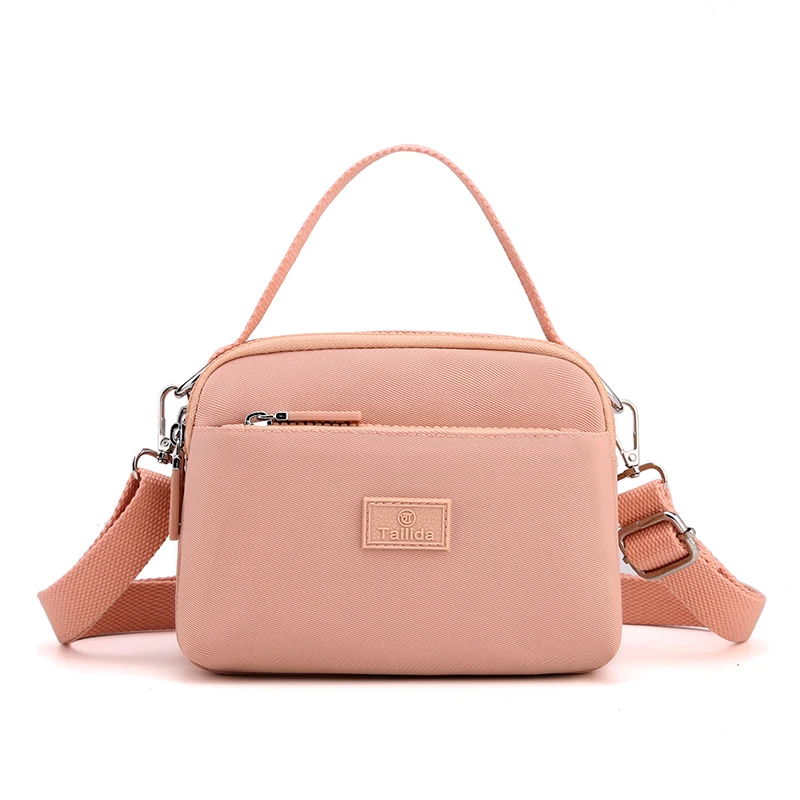 

The factory sells a variety of popular and fashionable ladies shoulder bags mini diagonal handbags which are widely used