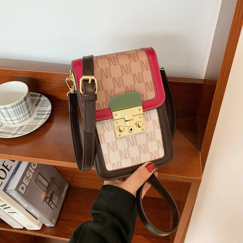 

2021 Winter Trend Lady Designer Bag Mobile Phone Handbag and Purses Luxury Retro Letter Mini PU Leather Crossbody Hand Bag