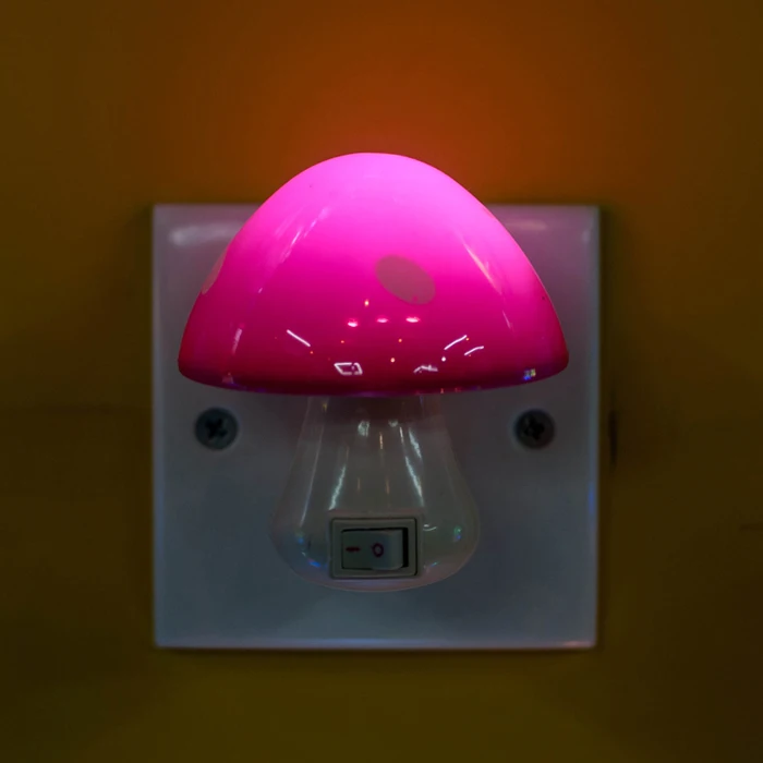 Mushroom shape 16SMD mini switch plug in table lamp night light with 1.5W AC 110V or 220V W022