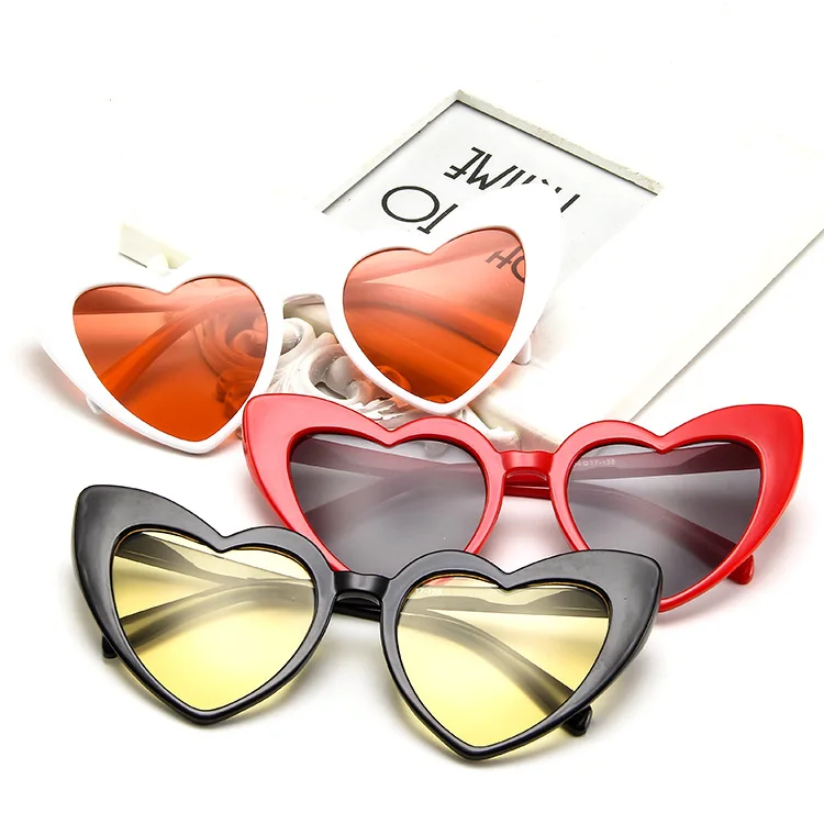

2021 Fashion Woman Heart Shaped Sunglasses Metal Big Frame Personalized Glasses, Picture