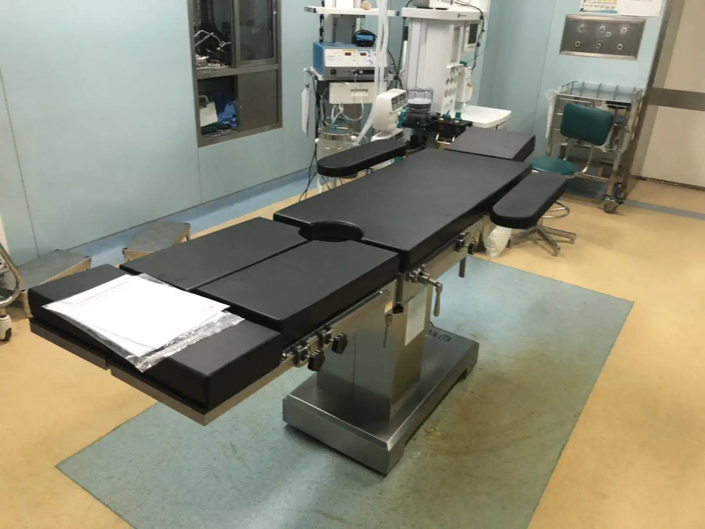 Операционный стол Mediland c200