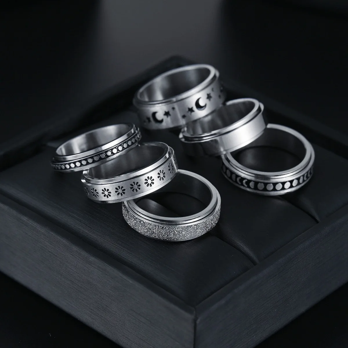 

European Sand Blast Finish Titanium Steel Spinner Ring Anti-anxiety Titanium Steel Moon Star Rotatable Ring For Women Men