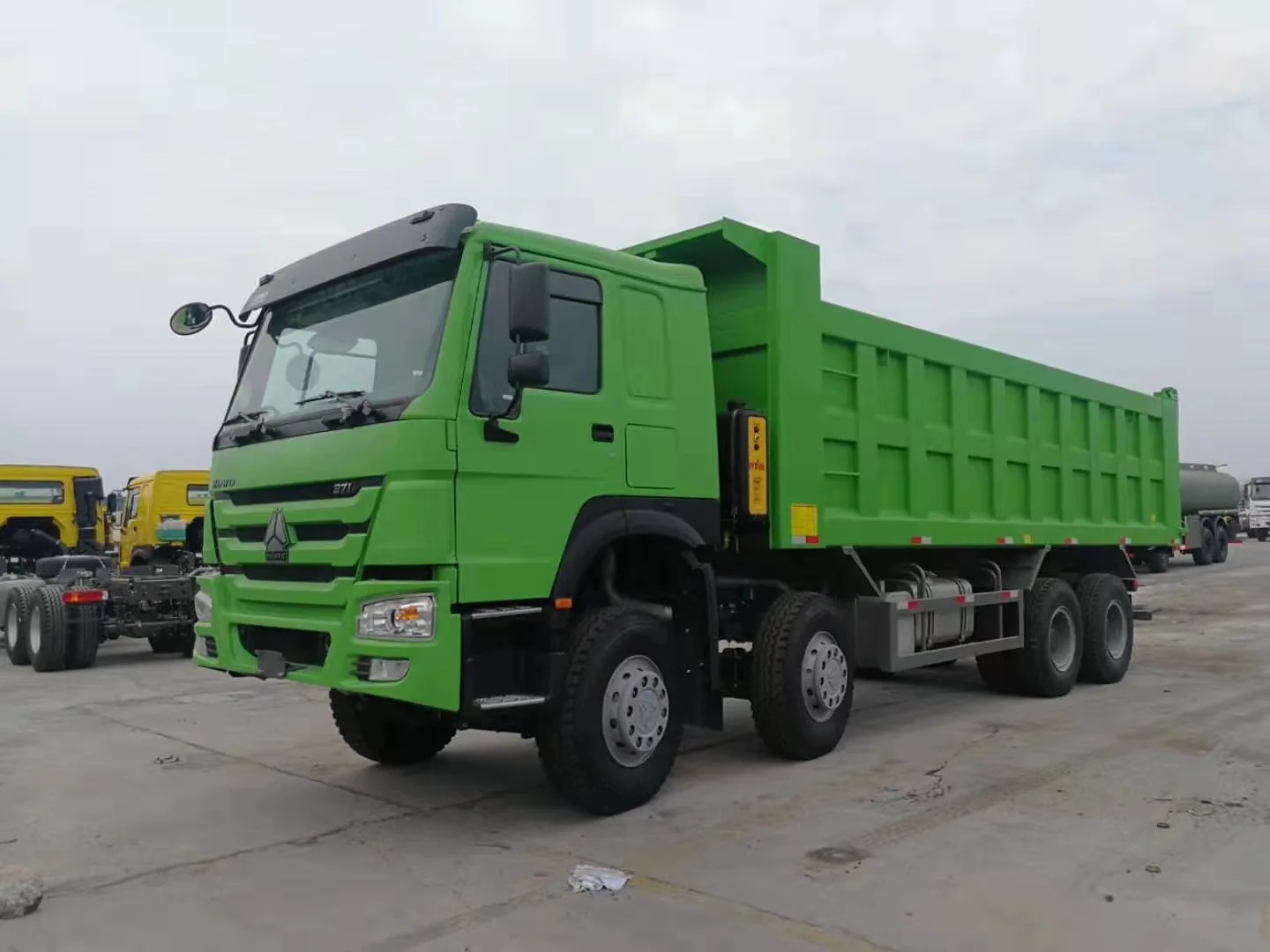 Low Price Sinotruk 2019 Used Howo Sinotruck Sino Howo 12 Wheeler Howo ...