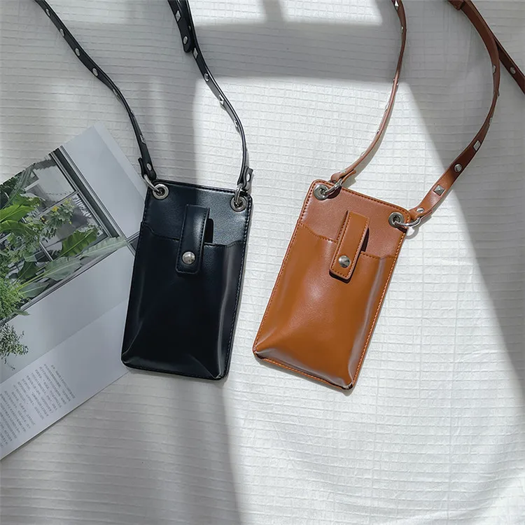 

New female fashion vintage crossbody bag popular personality mobile phone bag design trend rivet small square bags