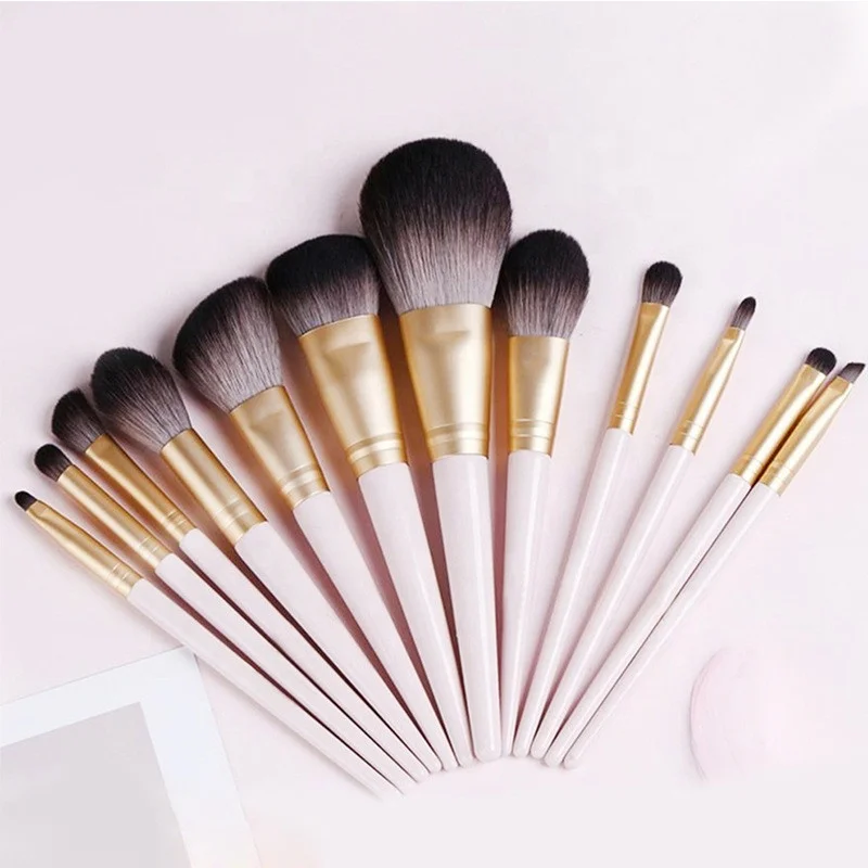 

Portable 12 Pcs Makeup Brush Set With Creative Ethnic Style Bag, Pics