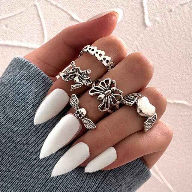 

Fashion Set Silver Color Leaves Heart Ring For Women Trendy Personality poker Stone Rings Jewelry Gifts Party For Women, Picture shows