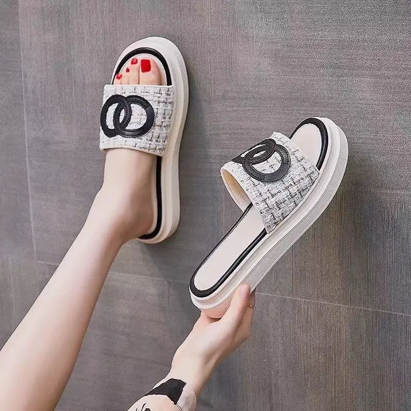 

2021 summer outdoor cloth upper open toe slides casual sandals for women ins fashion comfortable flat bottom slippers, Black/white